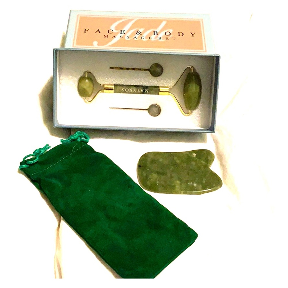 BRAND NEW jade roller & gua sha set
